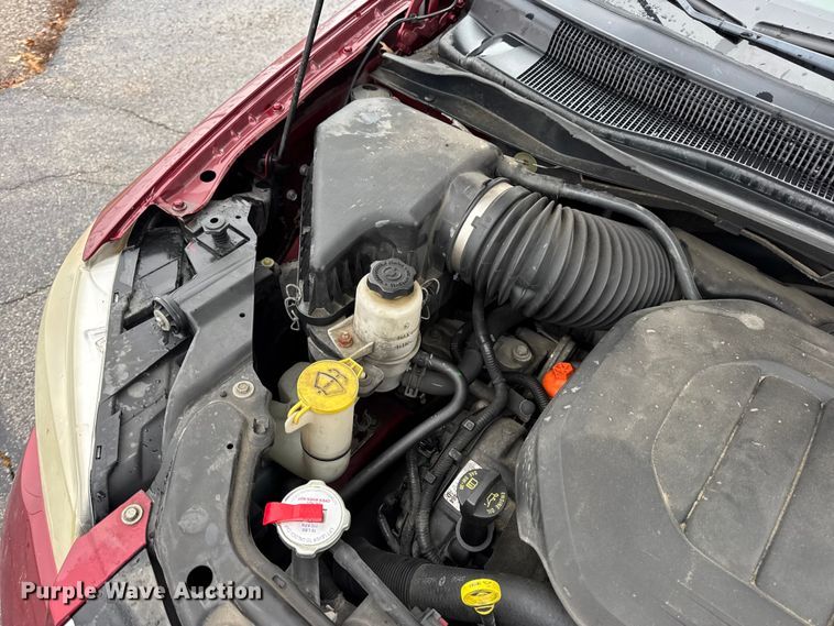 image for item EN0853 2011 Chrysler Town And Country van