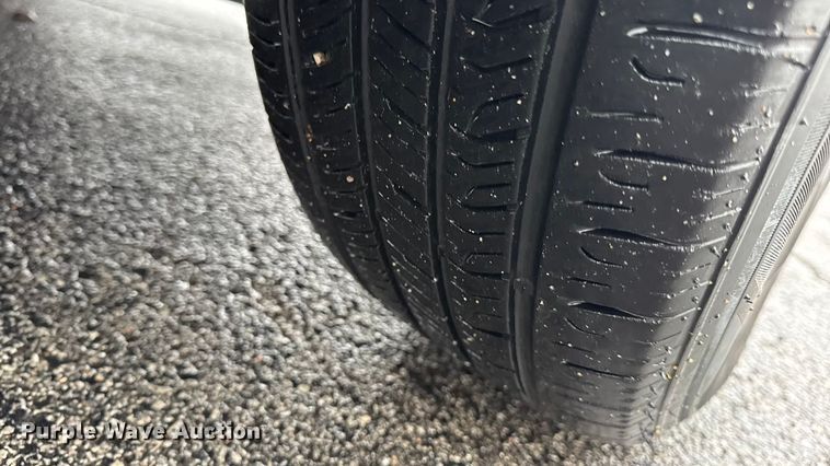 image for item EN0853 2011 Chrysler Town And Country van