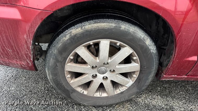 image for item EN0853 2011 Chrysler Town And Country van