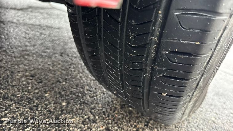 image for item EN0853 2011 Chrysler Town And Country van