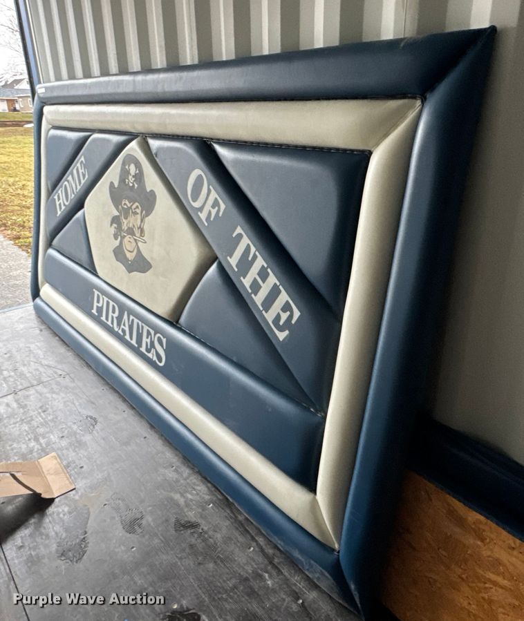 image for item EN0855 Approximately 10 gym mats