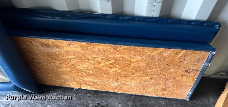 image for item EN0855 Approximately 10 gym mats