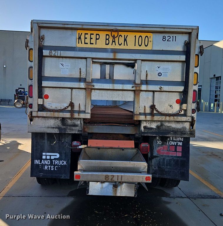 image for item EO4806 2006 International 7400 dump truck