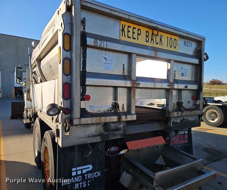 image for item EO4806 2006 International 7400 dump truck