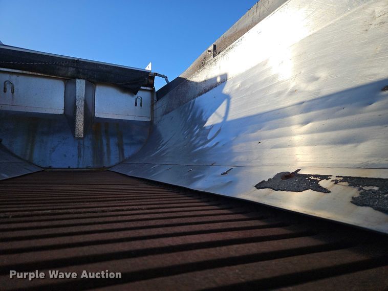 image for item EO4806 2006 International 7400 dump truck