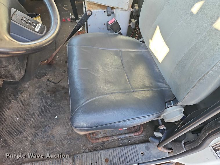 image for item EO4806 2006 International 7400 dump truck