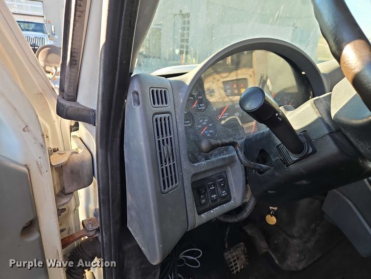 image for item EO4806 2006 International 7400 dump truck