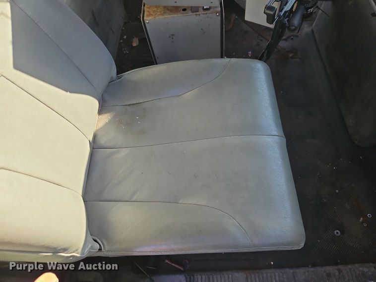 image for item EO4806 2006 International 7400 dump truck