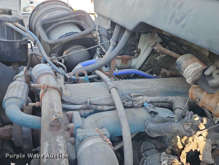 image for item EO4806 2006 International 7400 dump truck