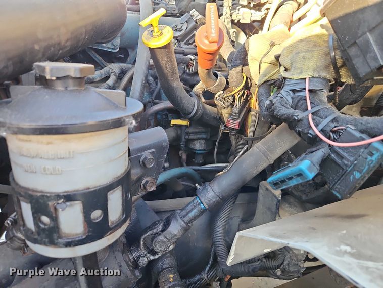 image for item EO4806 2006 International 7400 dump truck