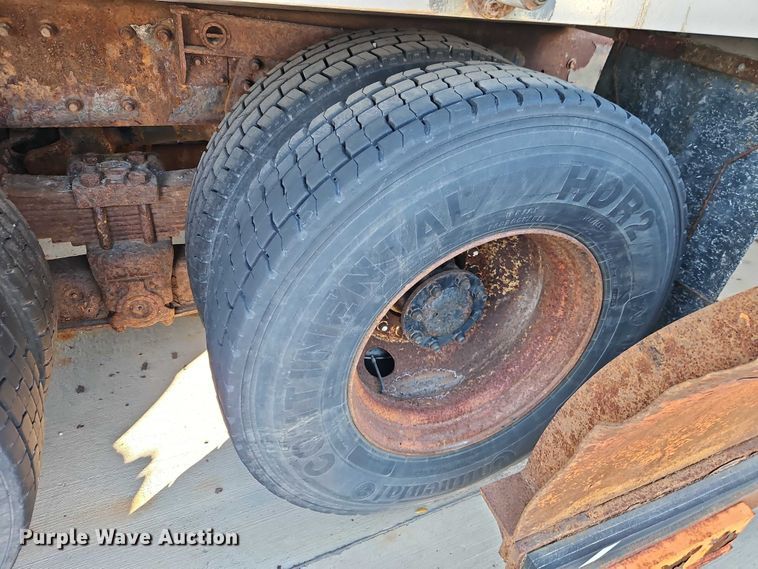 image for item EO4806 2006 International 7400 dump truck