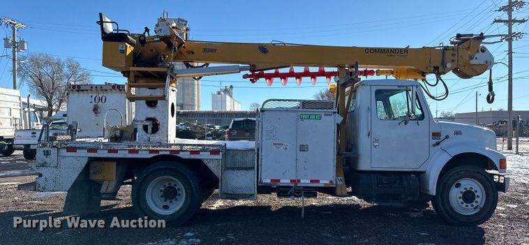 image for item EP2768 1998 International 4700 digger derrick truck