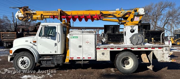 image for item EP2768 1998 International 4700 digger derrick truck