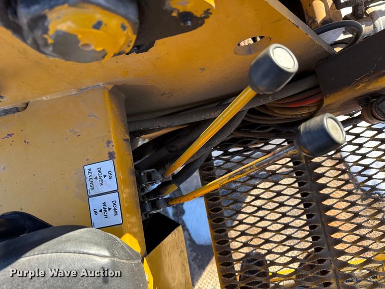 image for item EP2768 1998 International 4700 digger derrick truck