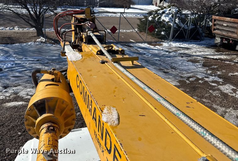 image for item EP2768 1998 International 4700 digger derrick truck