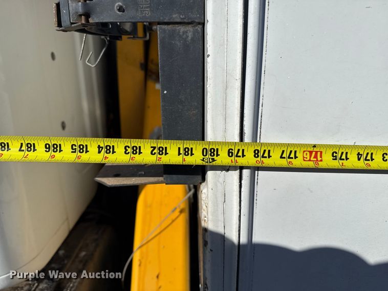 image for item EP2768 1998 International 4700 digger derrick truck