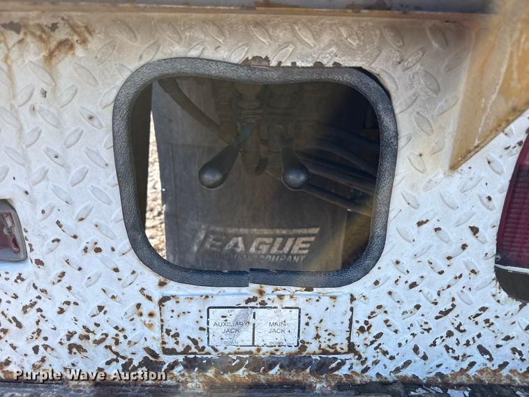 image for item EP2768 1998 International 4700 digger derrick truck