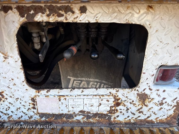 image for item EP2768 1998 International 4700 digger derrick truck