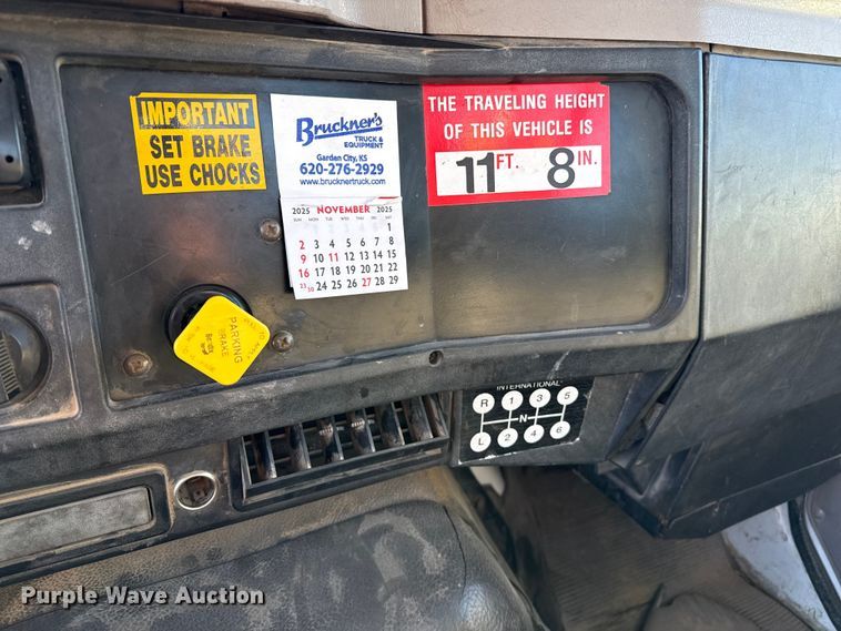 image for item EP2768 1998 International 4700 digger derrick truck