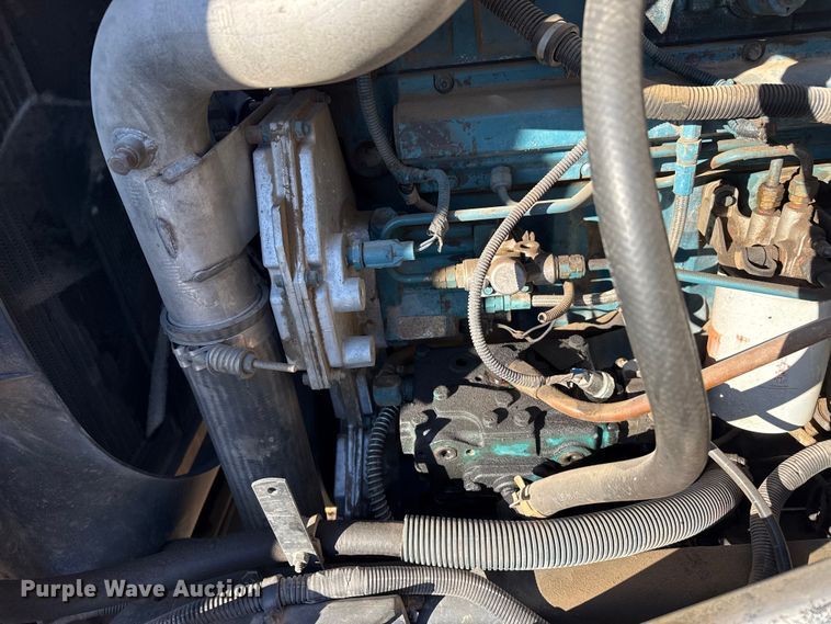 image for item EP2768 1998 International 4700 digger derrick truck