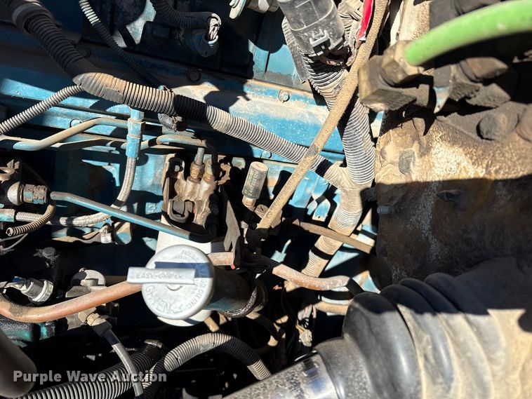 image for item EP2768 1998 International 4700 digger derrick truck