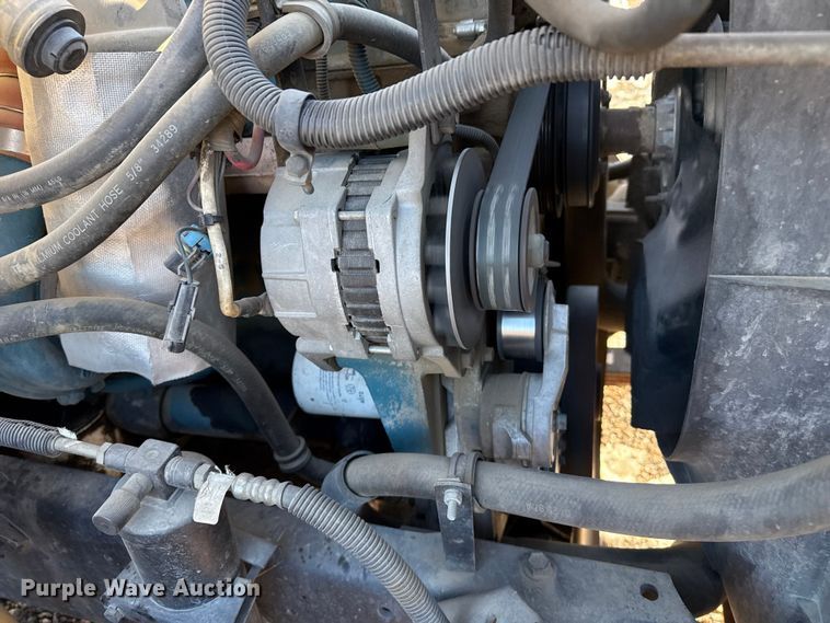 image for item EP2768 1998 International 4700 digger derrick truck