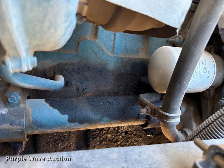 image for item EP2768 1998 International 4700 digger derrick truck