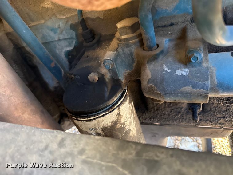 image for item EP2768 1998 International 4700 digger derrick truck