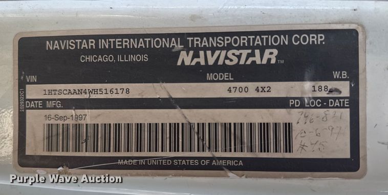 image for item EP2768 1998 International 4700 digger derrick truck