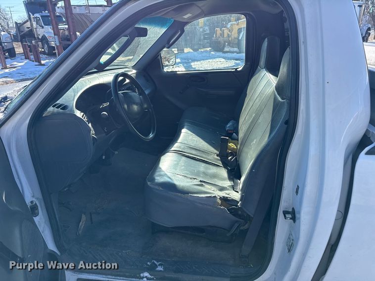 image for item EP2769 2002 Ford F150 pickup truck