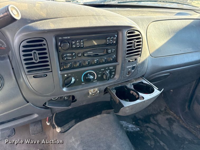 image for item EP2769 2002 Ford F150 pickup truck