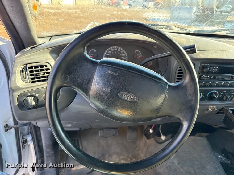 image for item EP2769 2002 Ford F150 pickup truck