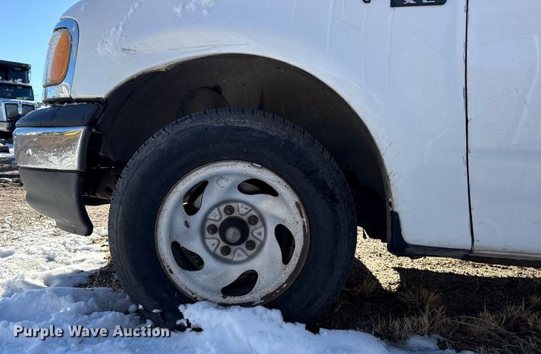 image for item EP2769 2002 Ford F150 pickup truck