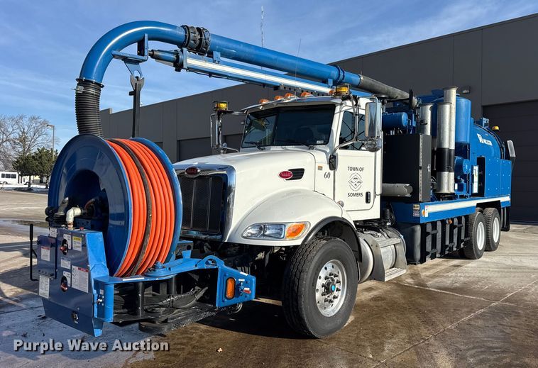 image for item ER0345 2014 Peterbilt 348 sewer jetter truck