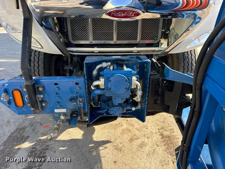 image for item ER0345 2014 Peterbilt 348 sewer jetter truck