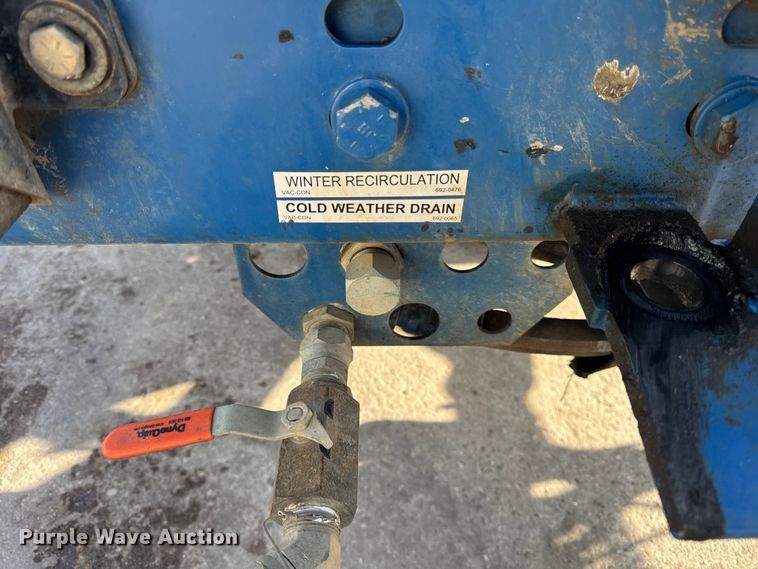 image for item ER0345 2014 Peterbilt 348 sewer jetter truck