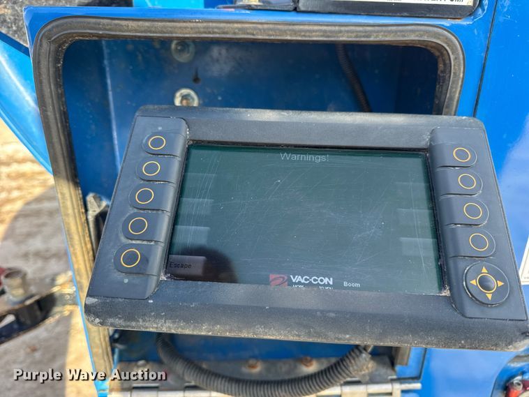 image for item ER0345 2014 Peterbilt 348 sewer jetter truck