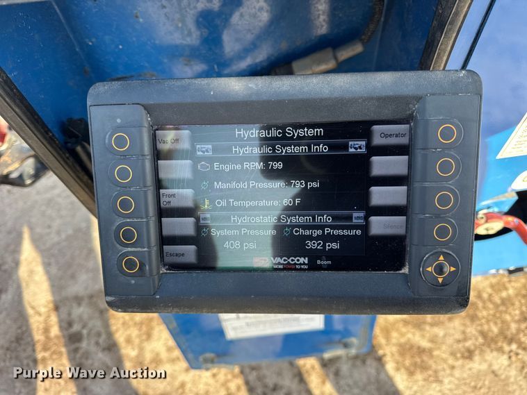 image for item ER0345 2014 Peterbilt 348 sewer jetter truck