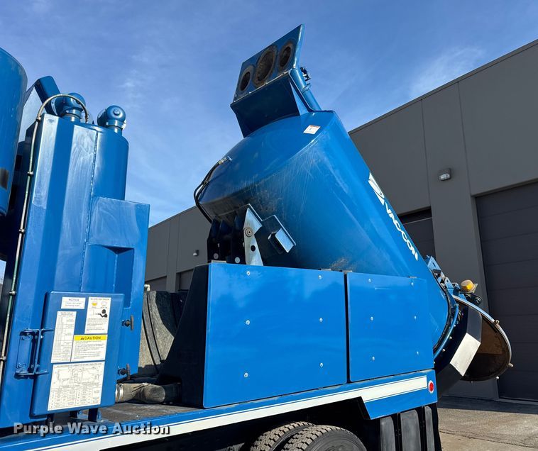 image for item ER0345 2014 Peterbilt 348 sewer jetter truck