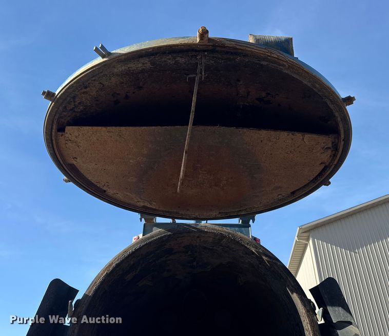 image for item ER0345 2014 Peterbilt 348 sewer jetter truck