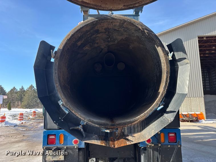 image for item ER0345 2014 Peterbilt 348 sewer jetter truck