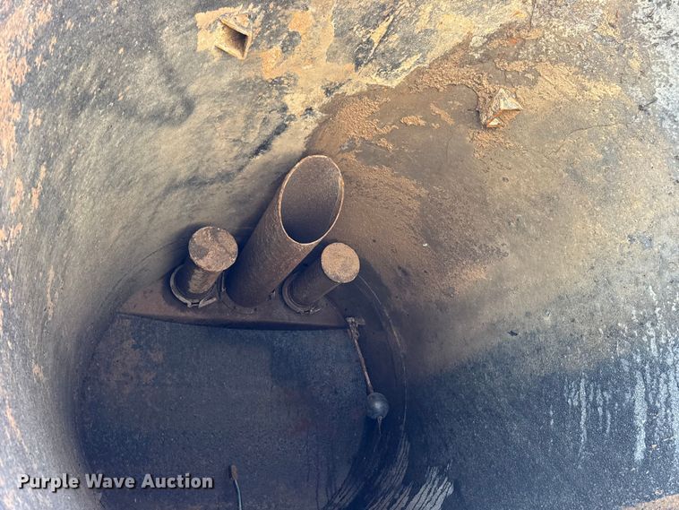 image for item ER0345 2014 Peterbilt 348 sewer jetter truck