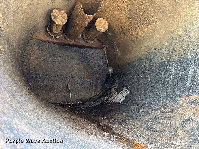 image for item ER0345 2014 Peterbilt 348 sewer jetter truck