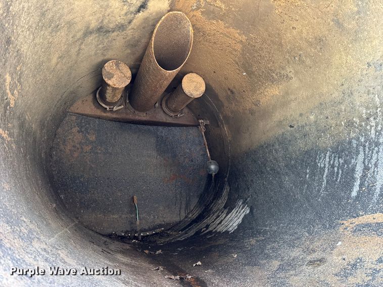 image for item ER0345 2014 Peterbilt 348 sewer jetter truck