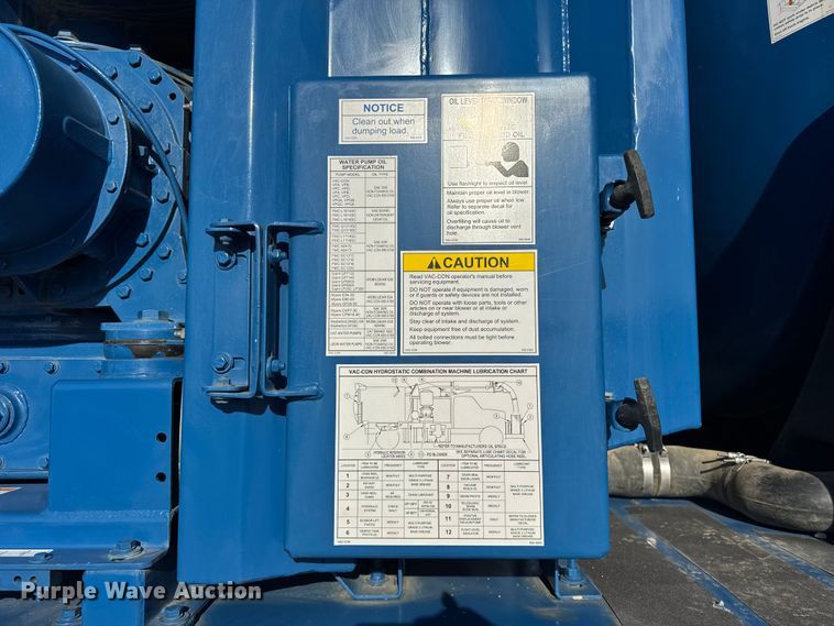 image for item ER0345 2014 Peterbilt 348 sewer jetter truck