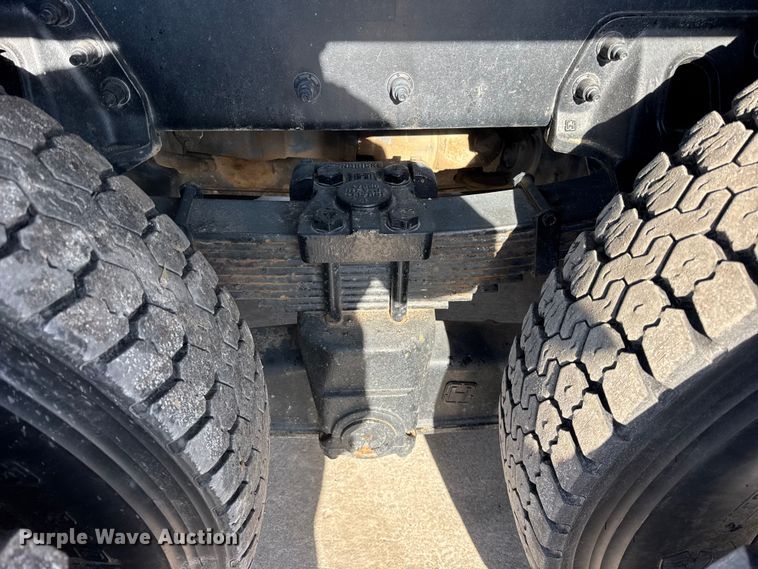 image for item ER0345 2014 Peterbilt 348 sewer jetter truck