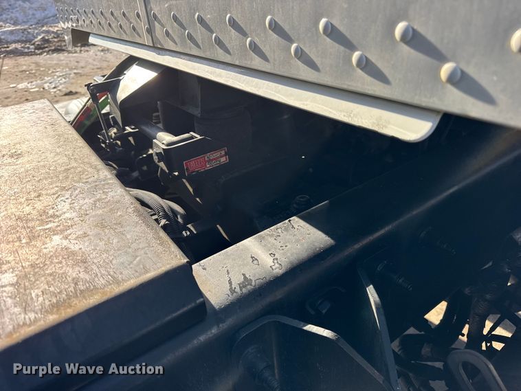 image for item ER0345 2014 Peterbilt 348 sewer jetter truck