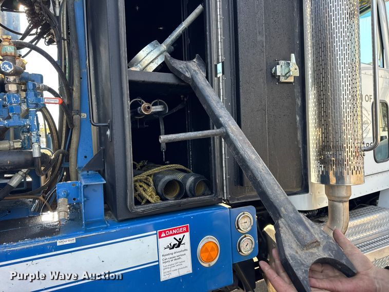 image for item ER0345 2014 Peterbilt 348 sewer jetter truck