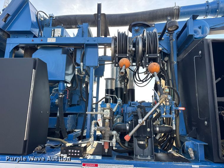 image for item ER0345 2014 Peterbilt 348 sewer jetter truck