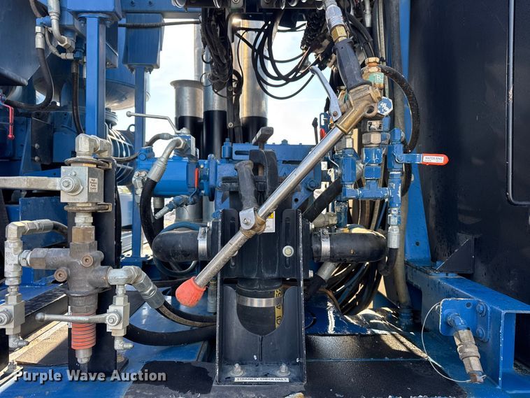 image for item ER0345 2014 Peterbilt 348 sewer jetter truck